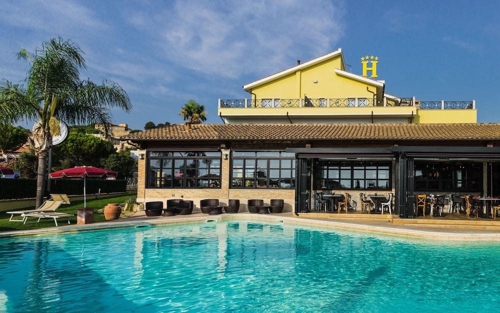 Hotel Villa Tirreno Таркуїнія Екстер'єр фото