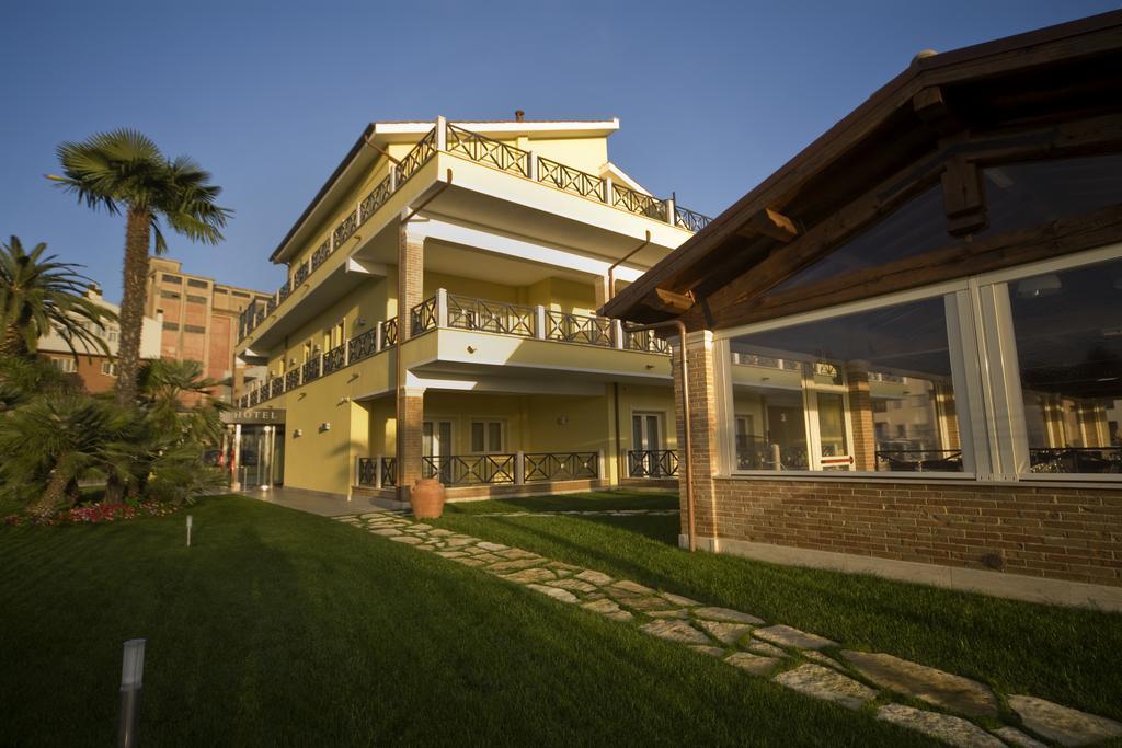 Hotel Villa Tirreno Таркуїнія Екстер'єр фото